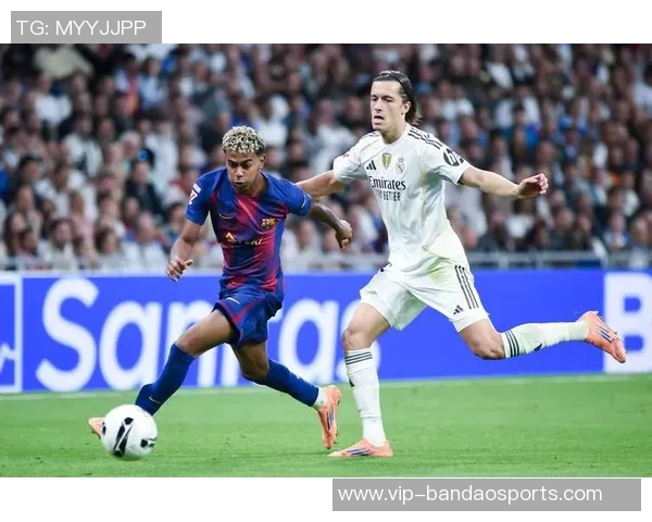 西甲本轮最佳阵容出炉亚马尔贝林领衔巴萨皇马球员闪耀